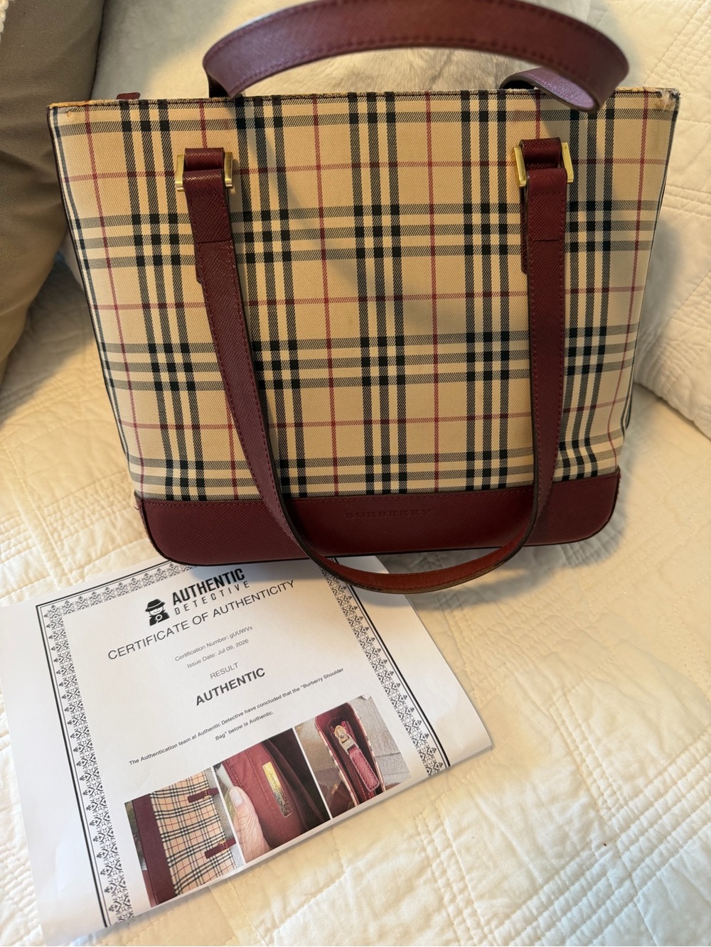 Burberry House Check Tote Bag in Beige/Black/Burgundy with COA and Auth Dusty